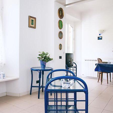 A Conchija Blu Apartment ปอร์โตเวเนเร ภายนอก รูปภาพ