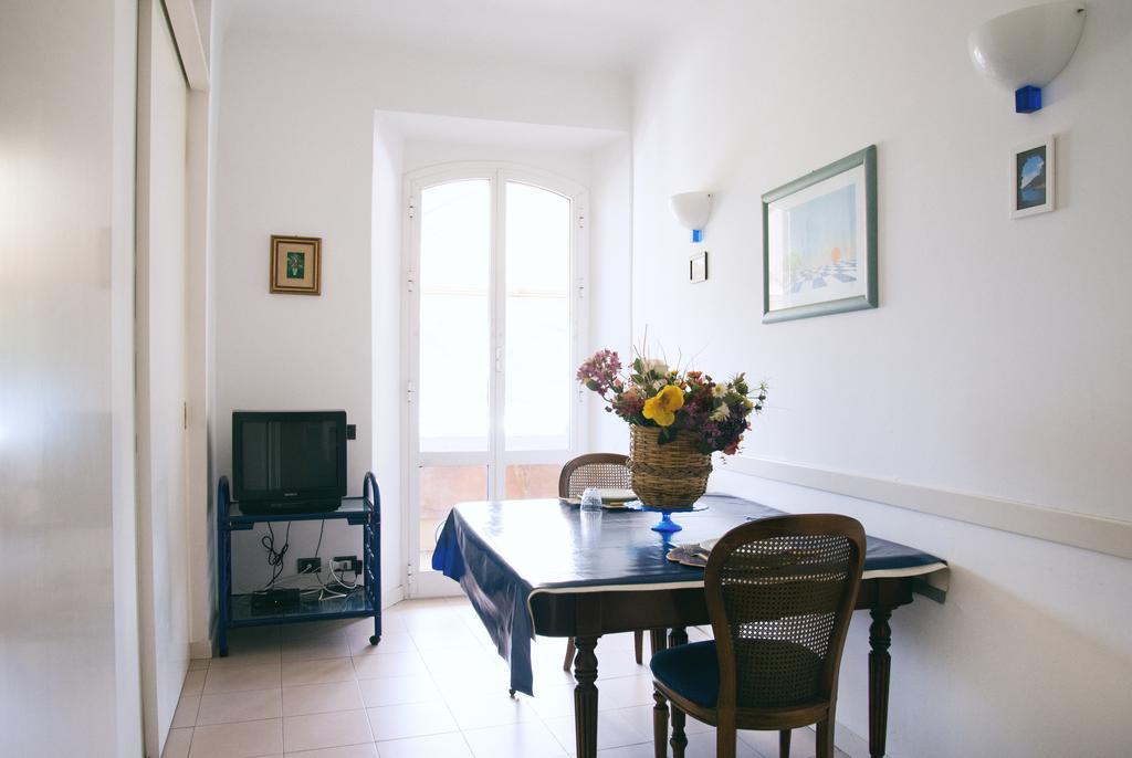 A Conchija Blu Apartment ปอร์โตเวเนเร ภายนอก รูปภาพ